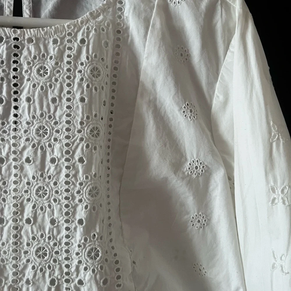 Gap Ladies top - Picture 2 of 7